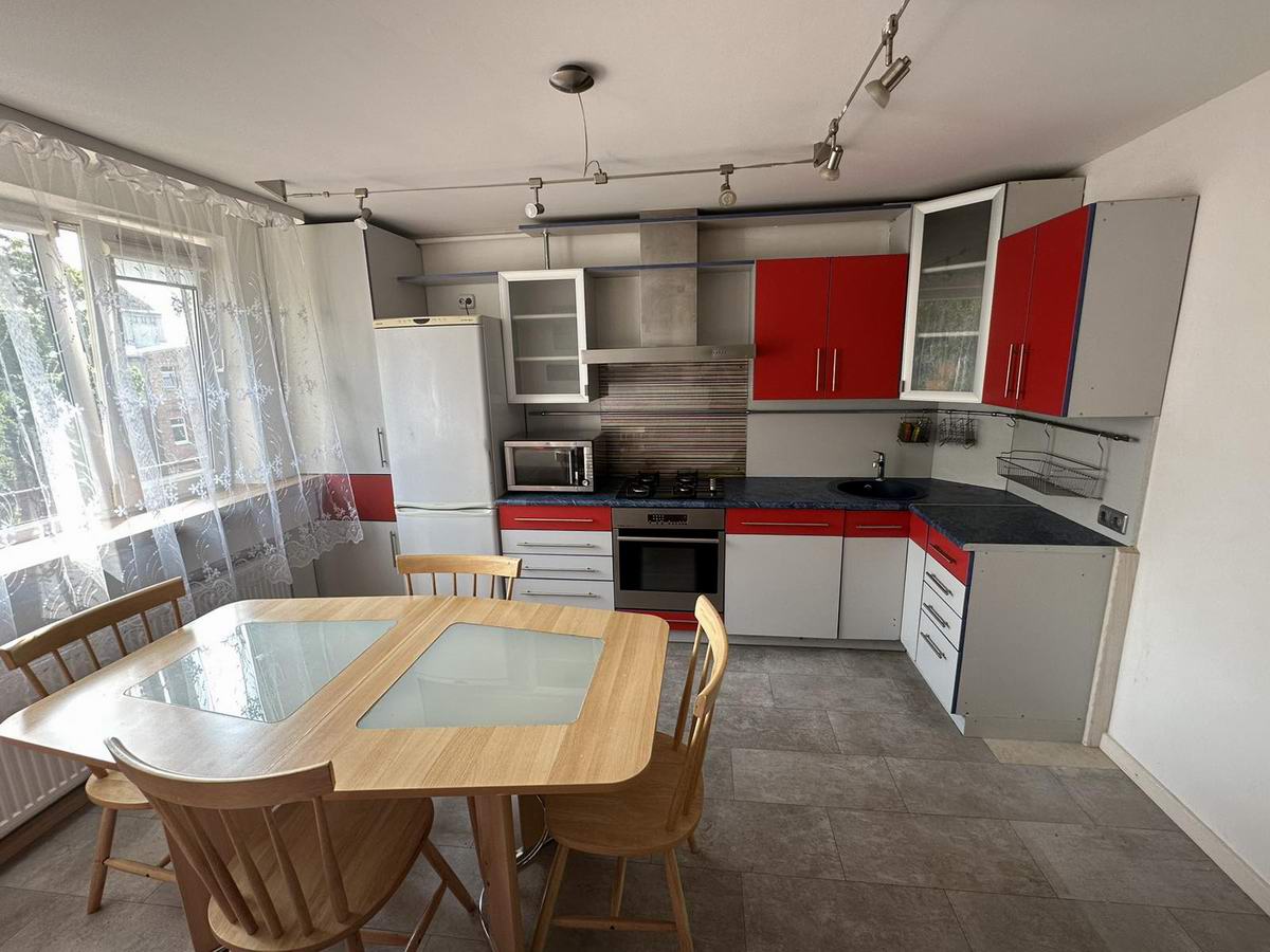 Double beds room with shared bathroom